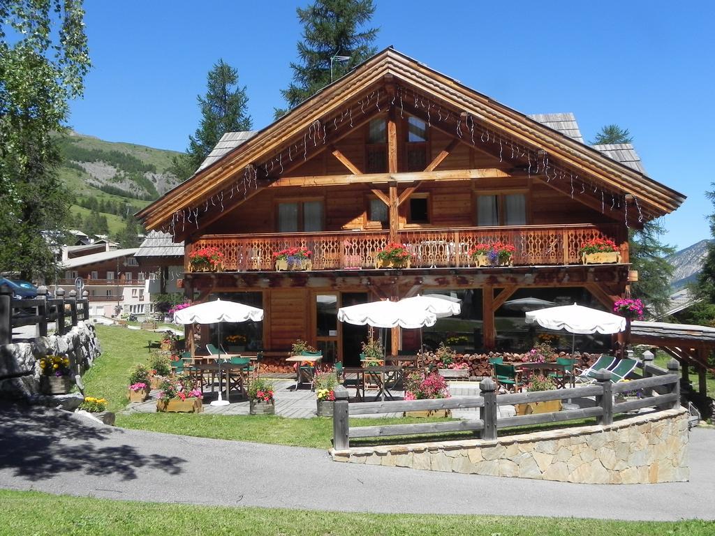 Hotel Ecureuil Vars  Buitenkant foto