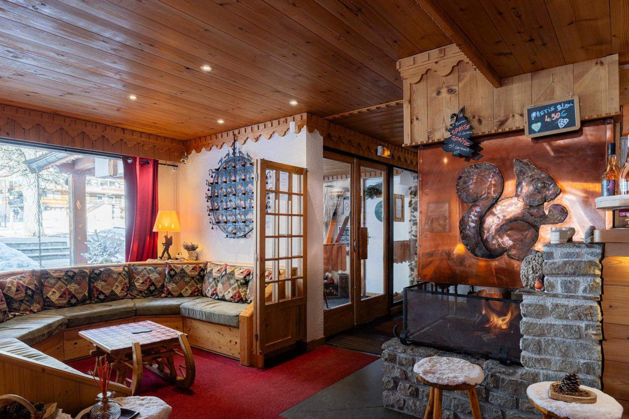 Hotel Ecureuil Vars  Buitenkant foto