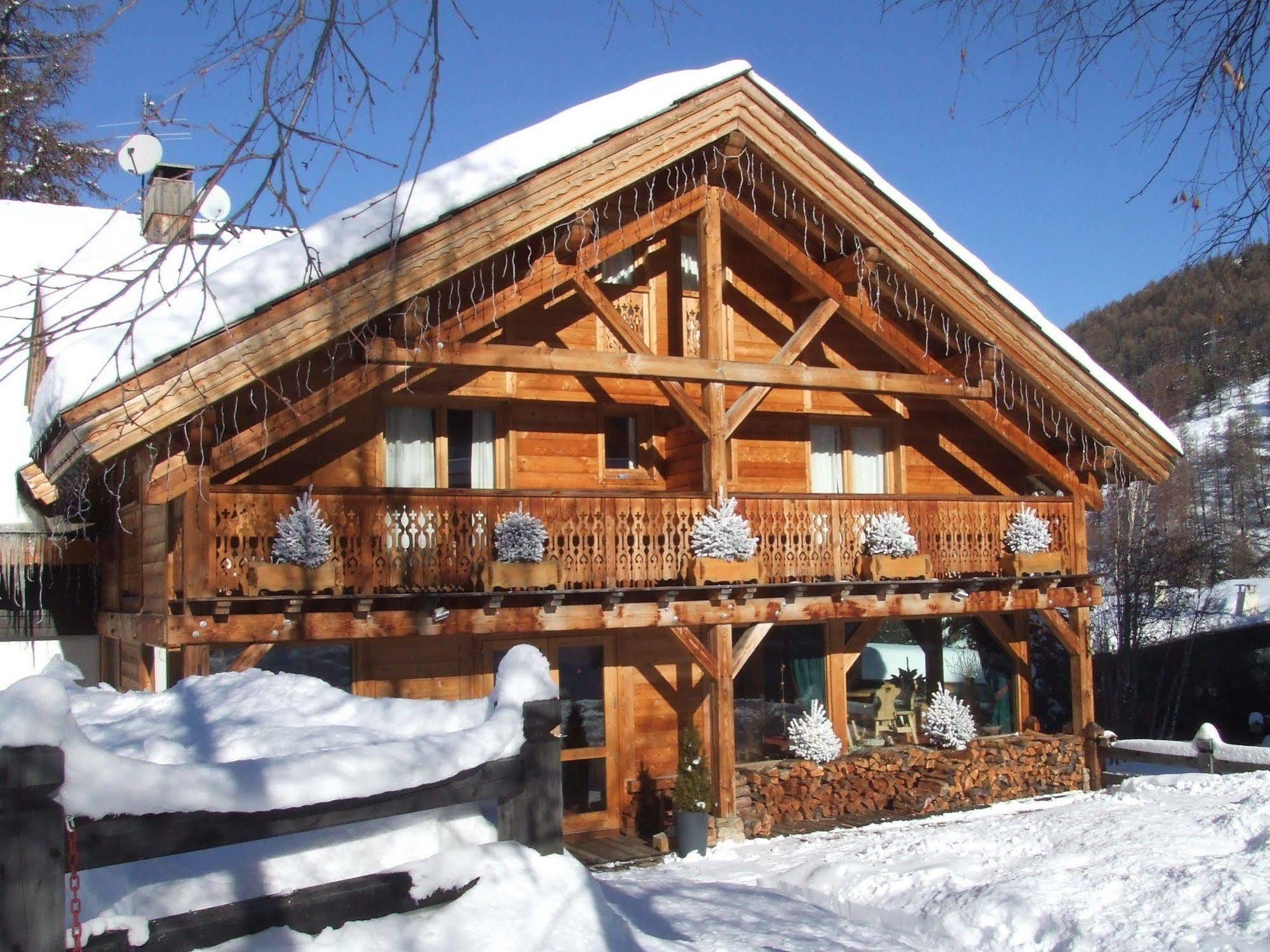 Hotel Ecureuil Vars  Buitenkant foto