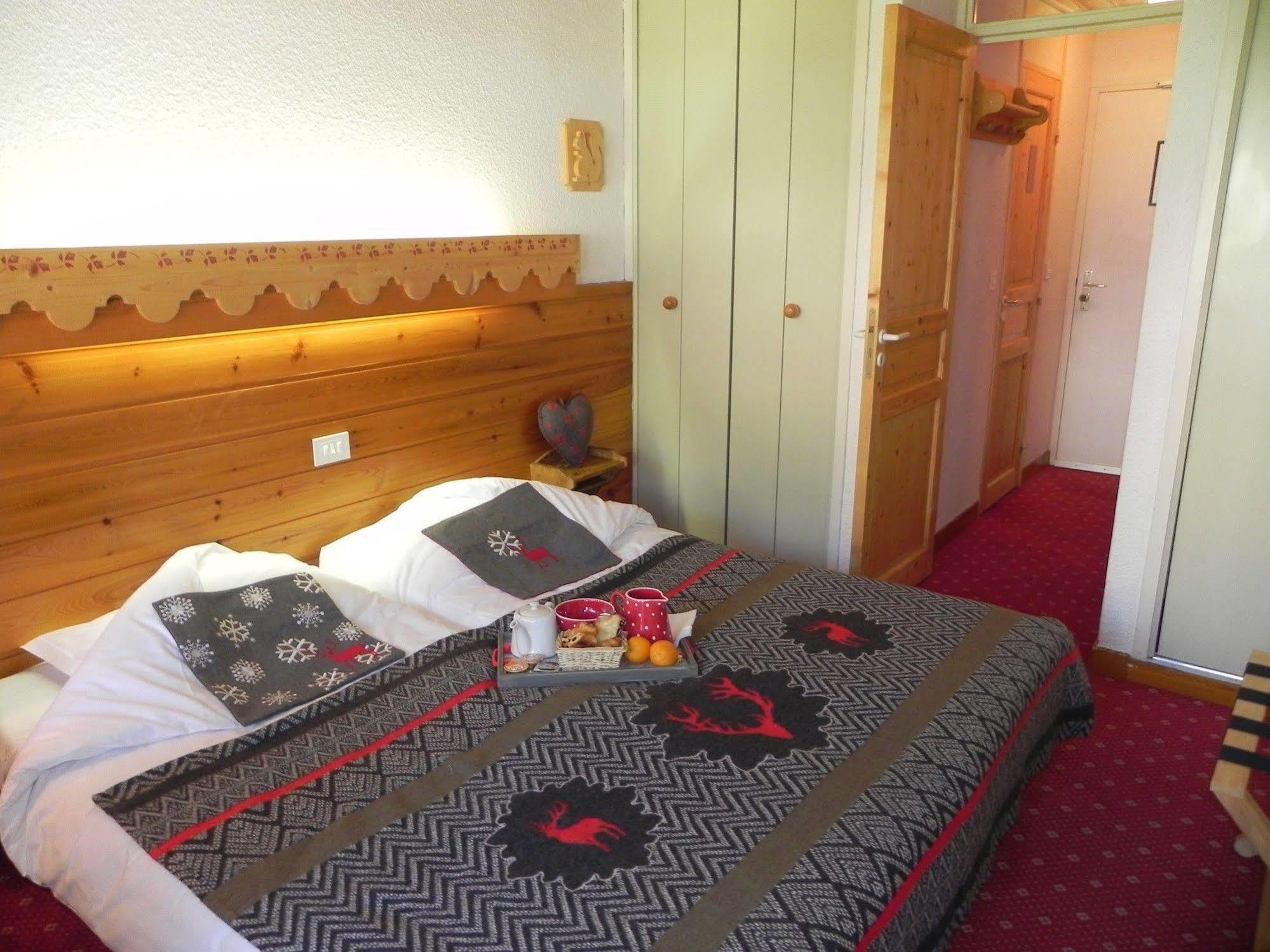 Hotel Ecureuil Vars  Buitenkant foto