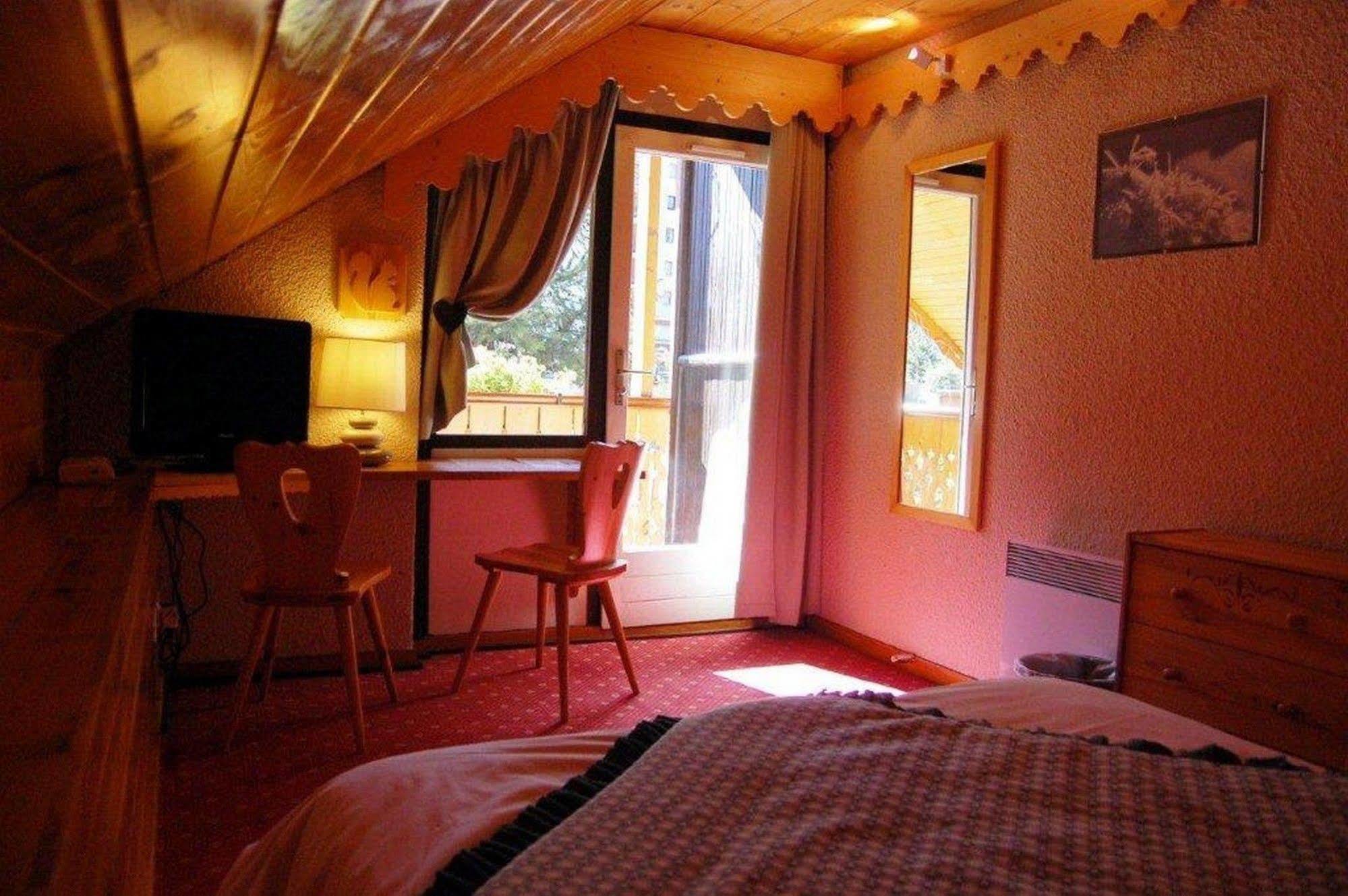 Hotel Ecureuil Vars  Buitenkant foto