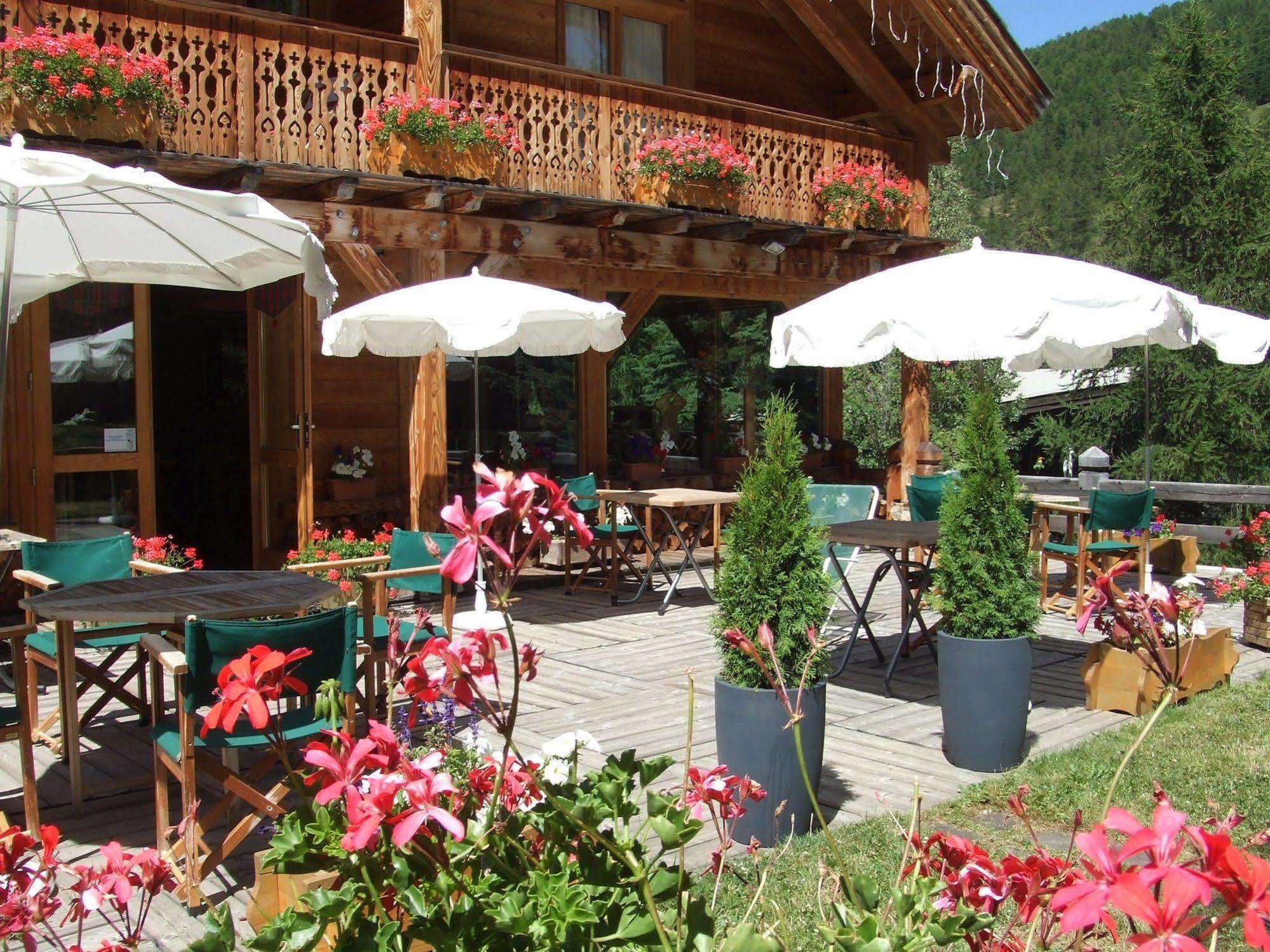 Hotel Ecureuil Vars  Buitenkant foto